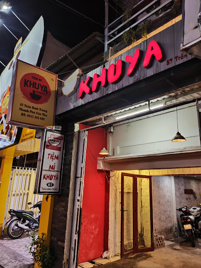 Tiệm Mì Khuya
